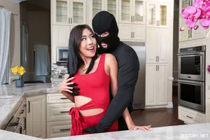 Có phải cậu nứng lồn lắm rồi phải không