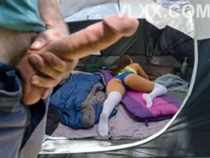 Em bán hàng rong địt nhau với khách buồi to
