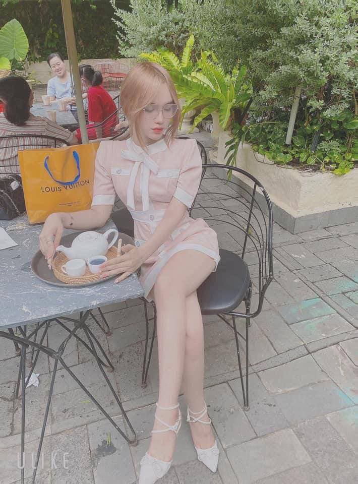Địt em tiếp viên hàng không lồn nhiều nước vãi